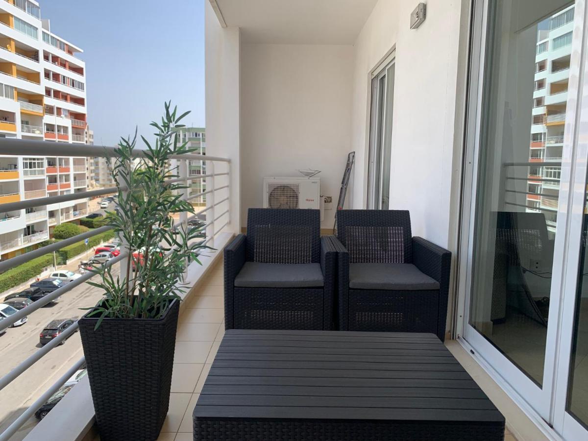 Convistaapartment With Pool ปอร์ติเมา ภายนอก รูปภาพ