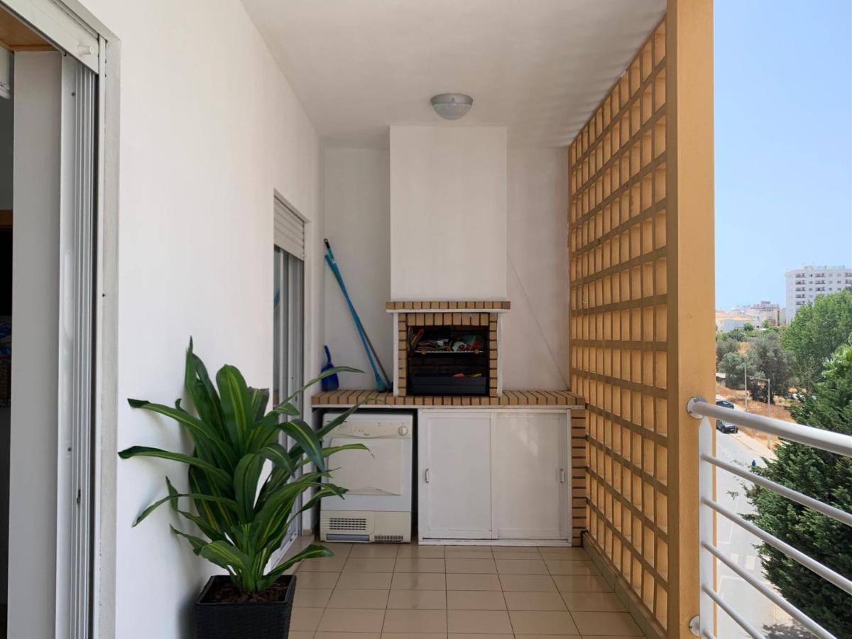 Convistaapartment With Pool ปอร์ติเมา ภายนอก รูปภาพ