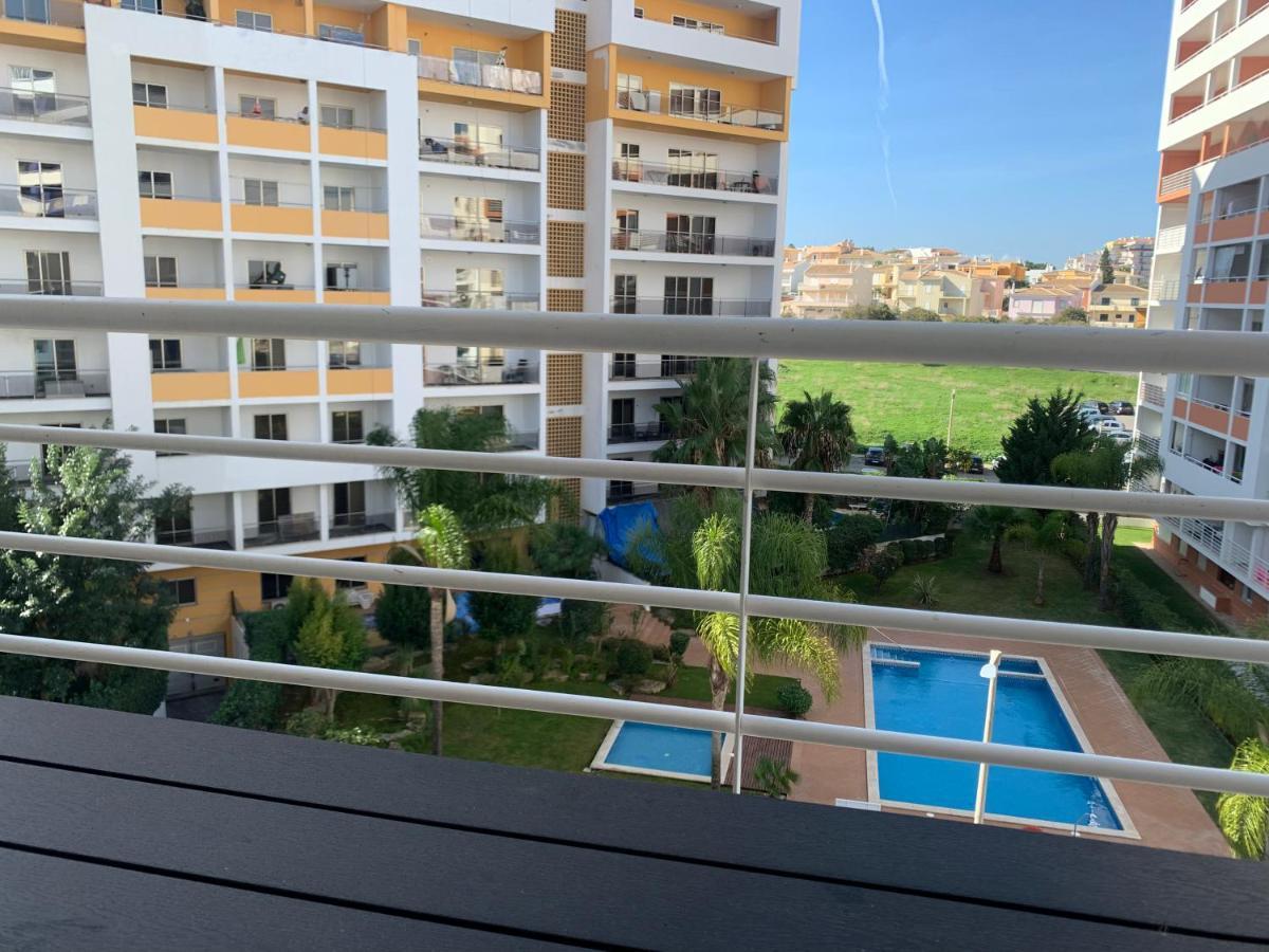Convistaapartment With Pool ปอร์ติเมา ภายนอก รูปภาพ