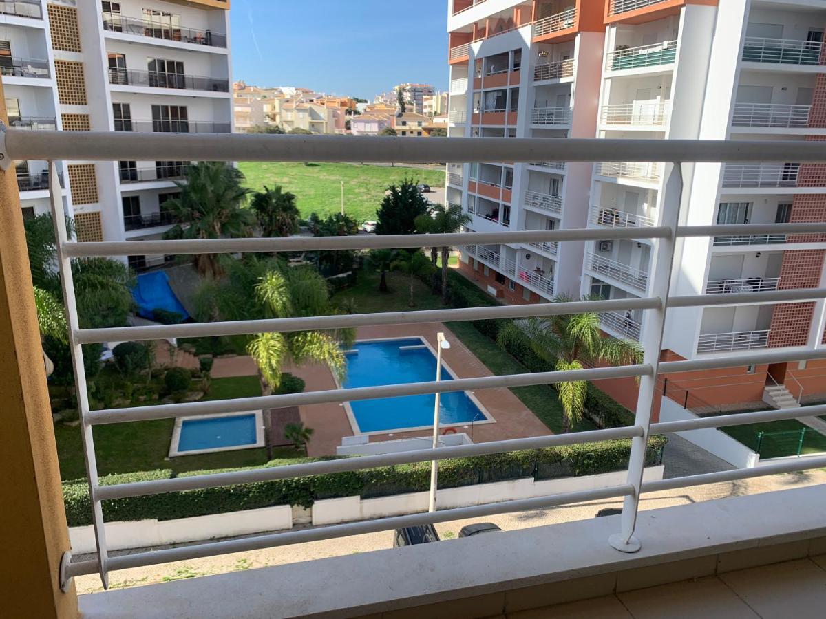 Convistaapartment With Pool ปอร์ติเมา ภายนอก รูปภาพ