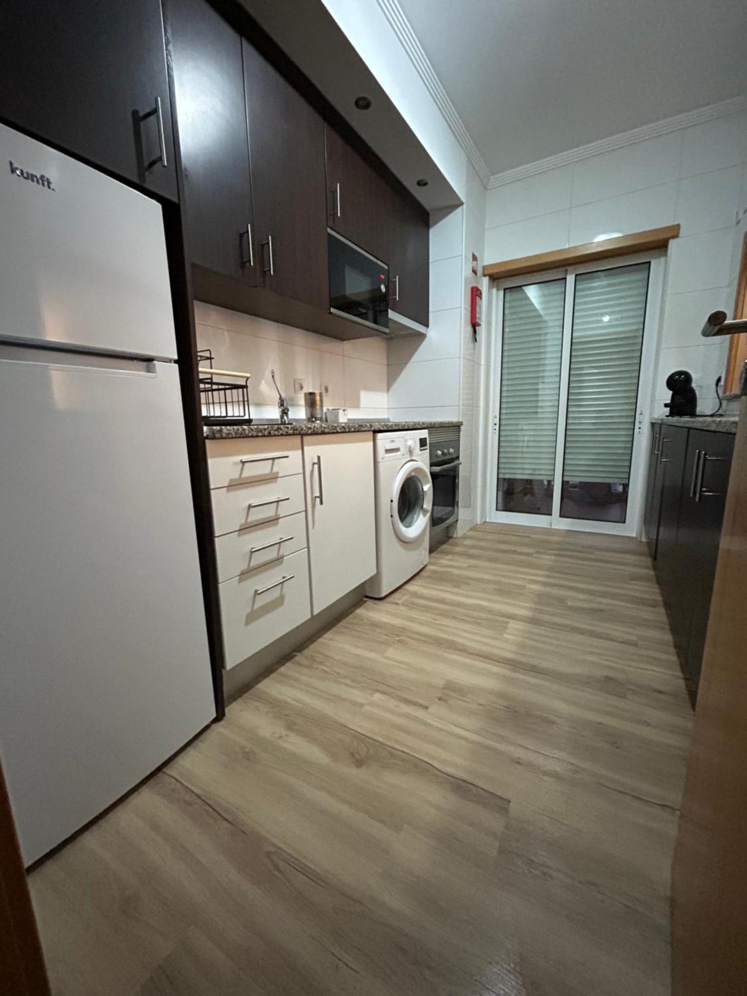 Convistaapartment With Pool ปอร์ติเมา ภายนอก รูปภาพ