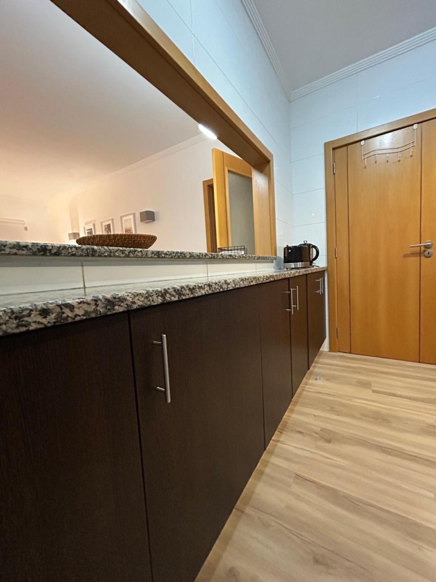 Convistaapartment With Pool ปอร์ติเมา ภายนอก รูปภาพ